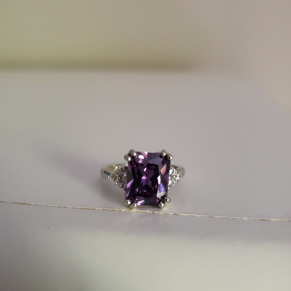 Gorgeous Sterling silver Amethyst ring NIB - Picture 3 of 9